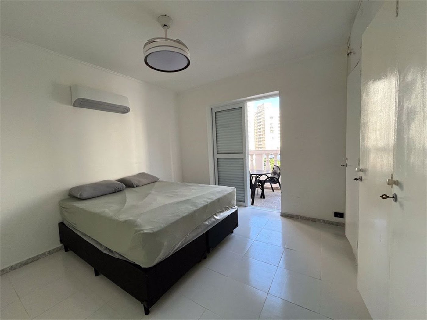 Apartamento Residencial à venda, Centro, Guarujá - AP0133.