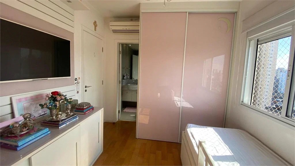Apartamento à venda com 3 suítes em Vila Romana, São Paulo, SP