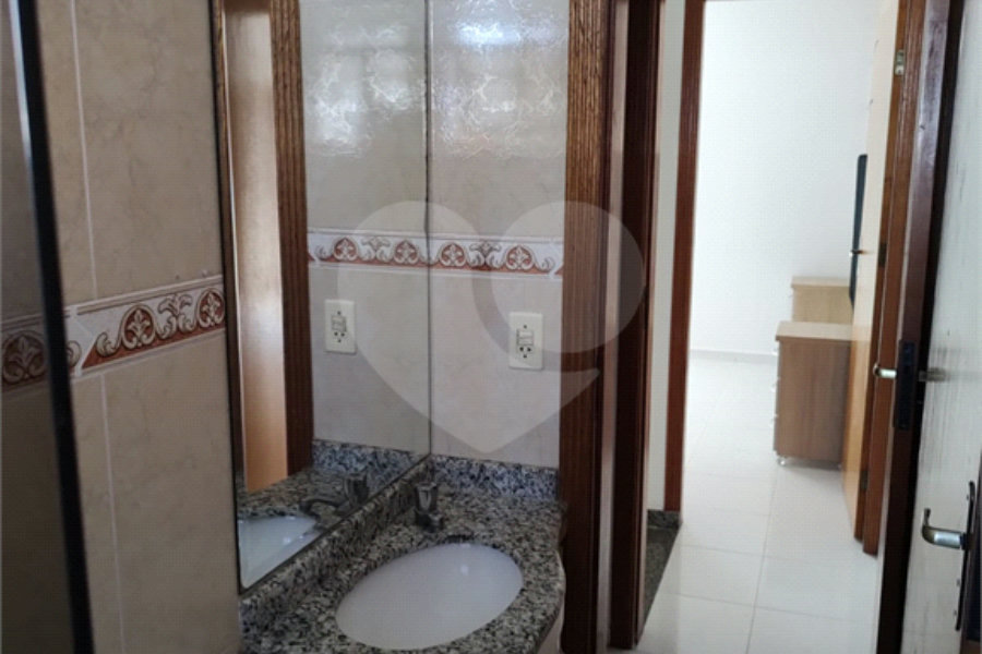 Sobrado à venda com 2 suítes em Vila Medeiros, São Paulo, SP