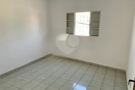 Casa à venda com 2 quartos, sendo 1 suíte,  em Jardim Pitangueiras I, Jundiaí, SP
