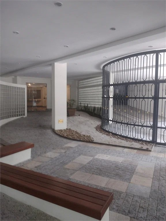 Apartamento à venda com 3 suítes em Vila Suzana, São Paulo, SP