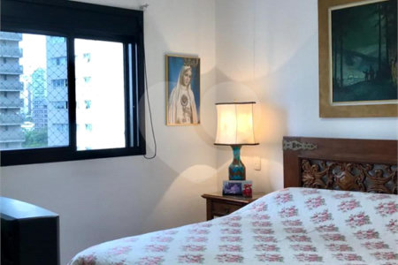 Apartamento à venda com 3 suítes em Vila Mariana, São Paulo, SP