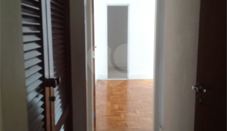 Casa à venda com 3 quartos, sendo 1 suíte, no Centro, Mogi das Cruzes, SP