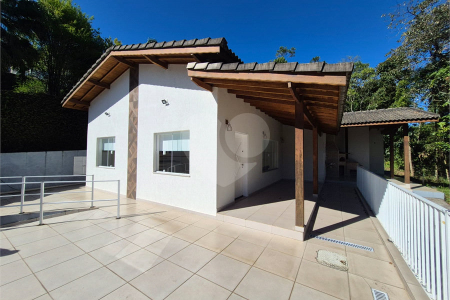 Casa à venda com 2 suítes no condomínio Alpes da Cantareira, Mairiporã - SP