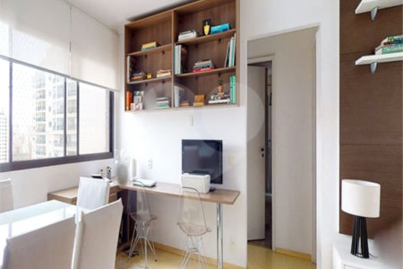 Apartamento à venda com 2 quartos, sendo 1 suíte, em Moema, São Paulo, SP