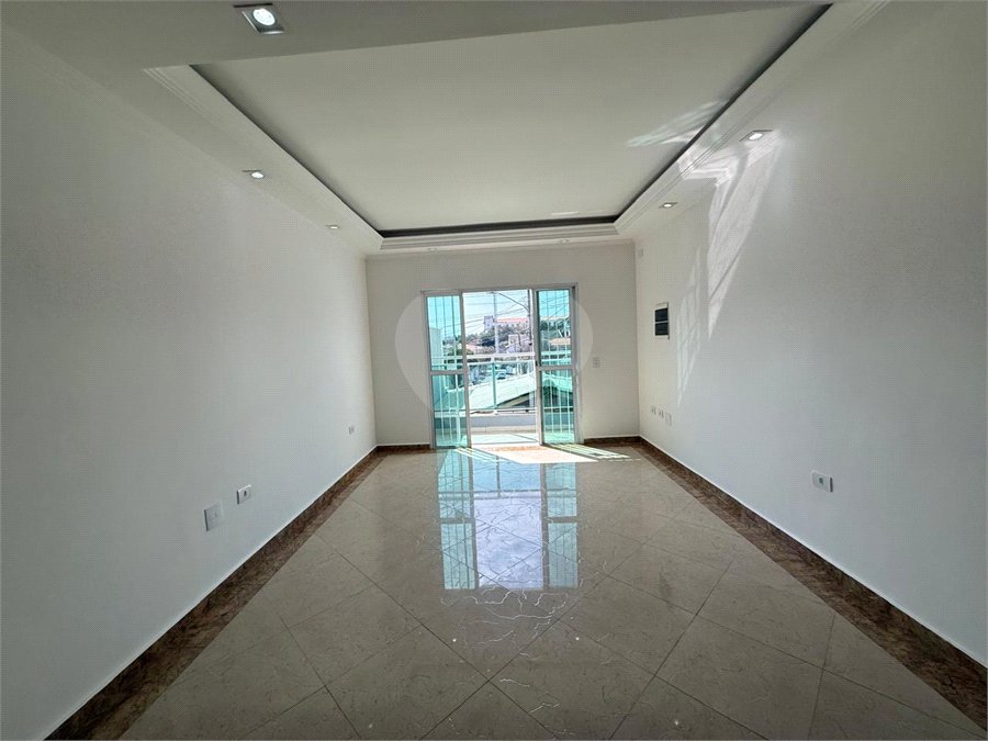 Sobrado à venda com 3 quartos, sendo 1 suíte,  em Parque Vitória, São Paulo, SP