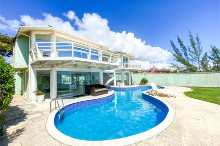 Casa à venda com 5 quartos, sendo 4 suítes, em Marina, Armação dos Búzios, RJ