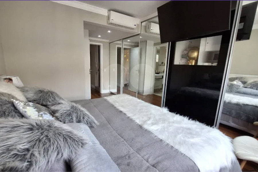 Casa à venda com 5 quartos, sendo 2 suítes,  no condomínio Floradas da Serra, São Paulo - SP