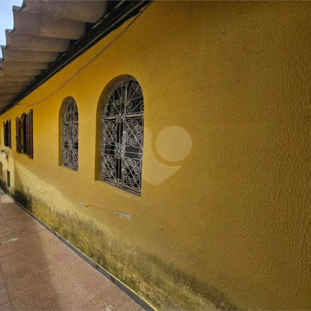 Casa Térrea à venda com 3 quartos, sendo 1 suíte, no Centro, Poá, SP