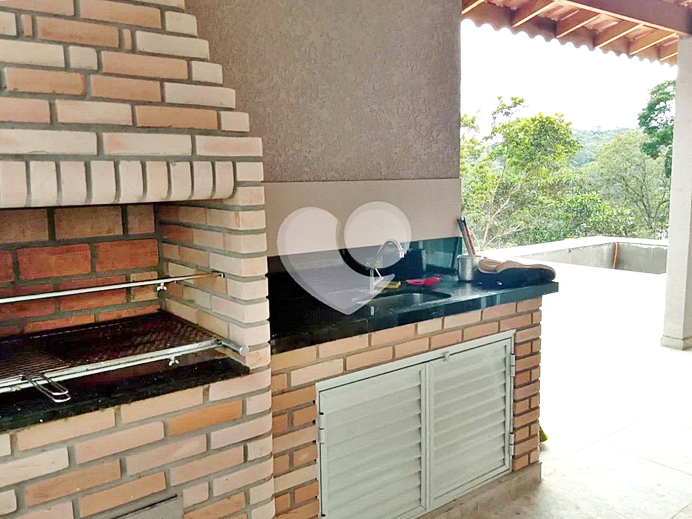 Casa à venda com 4 quartos, sendo 3 suítes, no condomínio Residencial Ecologico da Cantareira, Mairiporã - SP