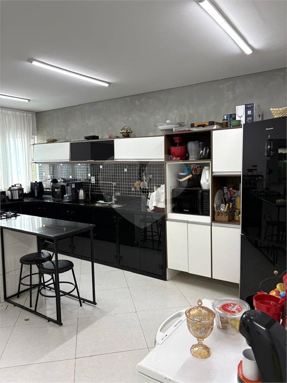 Casa à venda com 4 suítes em Vila Lavínia, Mogi das Cruzes, SP