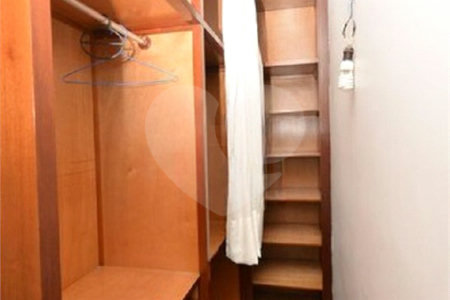 Casa à venda com 5 quartos, sendo 2 suítes, em Vila Galvão, Guarulhos, SP