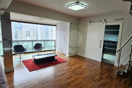 Duplex à venda com 4 quartos, sendo 3 suítes,  em Jardim Paulista, São Paulo, SP