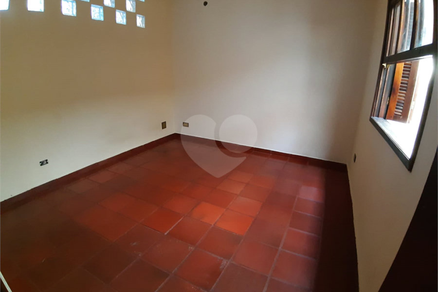 Sobrado à venda com 3 quartos, sendo 1 suíte, em Tremembé, São Paulo, SP