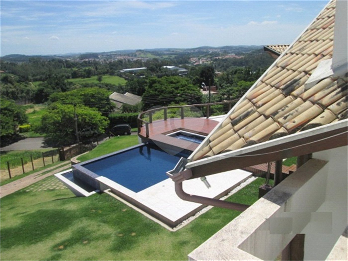 Casa à venda com 6 suítes no condomínio Jardim Primavera, Louveira - SP