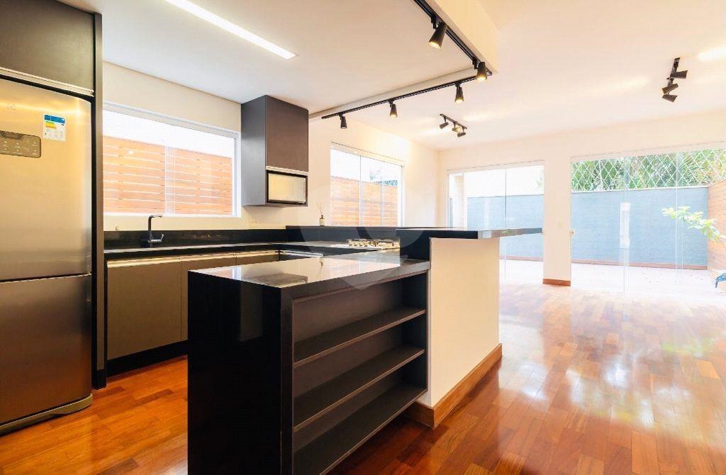Casa à venda com 3 quartos, sendo 1 suíte,  no condomínio Reserva do Visconde, São Paulo - SP