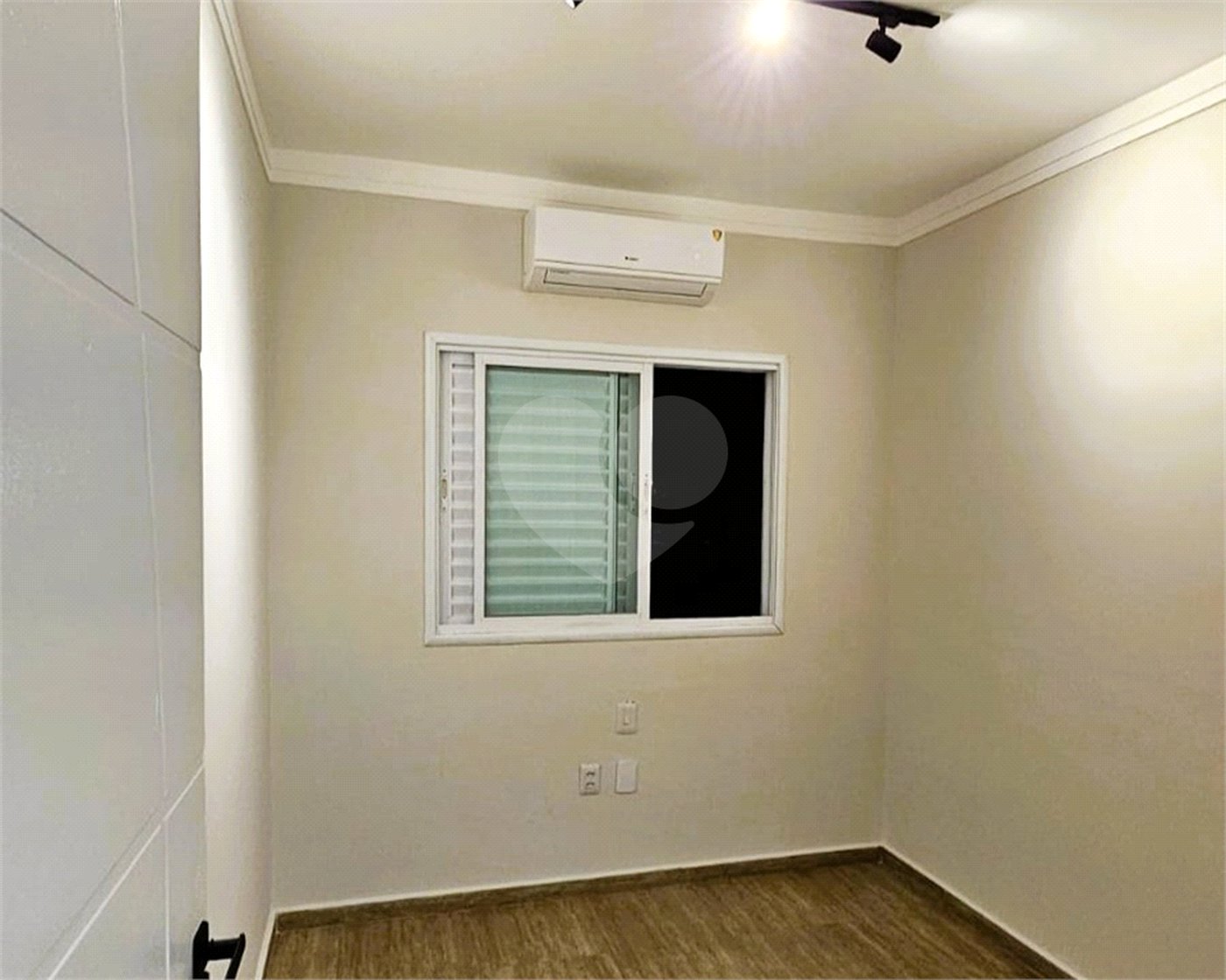Casa à venda com 3 quartos, sendo 1 suíte, no condomínio Viva Vida, Sorocaba - SP