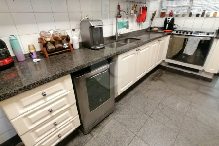 Casa Térrea à venda com 3 quartos, sendo 1 suíte, em Jardim da Glória, São Paulo, SP