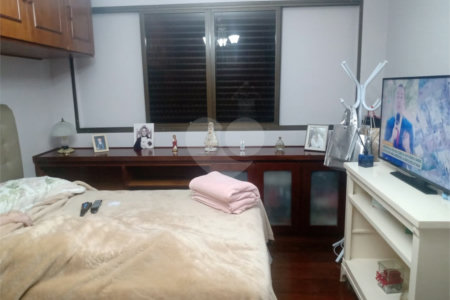 Apartamento à venda com 4 quartos, sendo 1 suíte, em Vila Andrade, São Paulo, SP