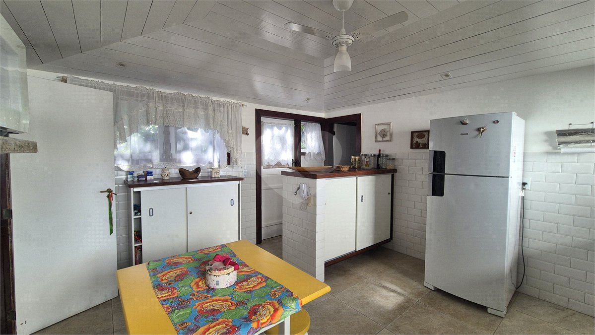 Casa em condomínio à venda com 4 quartos, sendo 3 suítes,  em Geribá, Armação dos Búzios, RJ