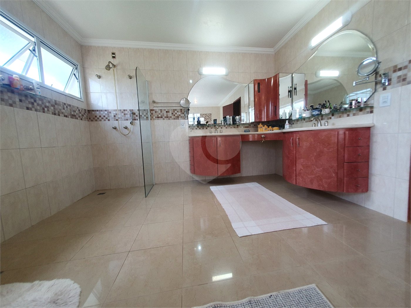 Casa à venda com 5 suítes no condomínio Vila Hípica I, Vinhedo - SP