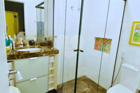 Casa à venda com 4 quartos, sendo 2 suítes, no condomínio Sunríse, São Paulo - SP