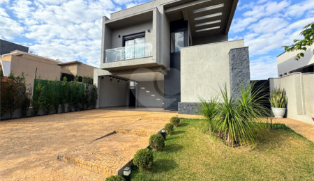 Sobrado à venda com 3 suítes em Condomínio Bella Città, Ribeirão Preto, SP