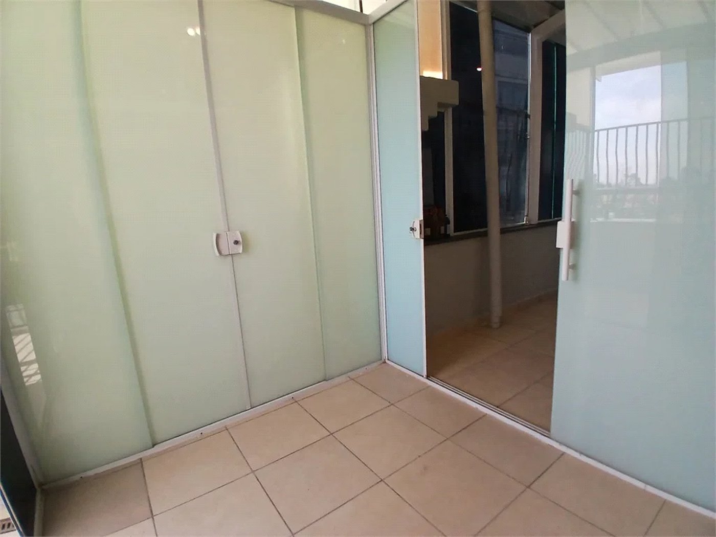 Cobertura à venda com 4 quartos, sendo 3 suítes,  em Cidade São Francisco, São Paulo, SP
