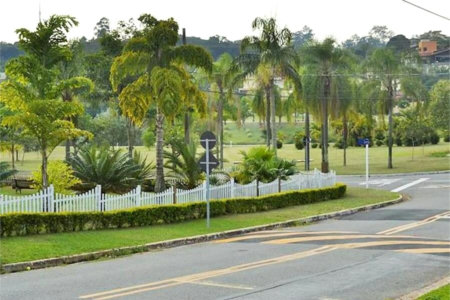 Casa à venda com 5 quartos, sendo 3 suítes, no condomínio Estância Marambaia, Vinhedo - SP