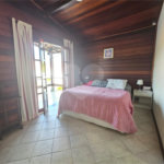 Casa à venda com 3 quartos, sendo 1 suíte, no condomínio Estância Marambaia, Vinhedo - SP