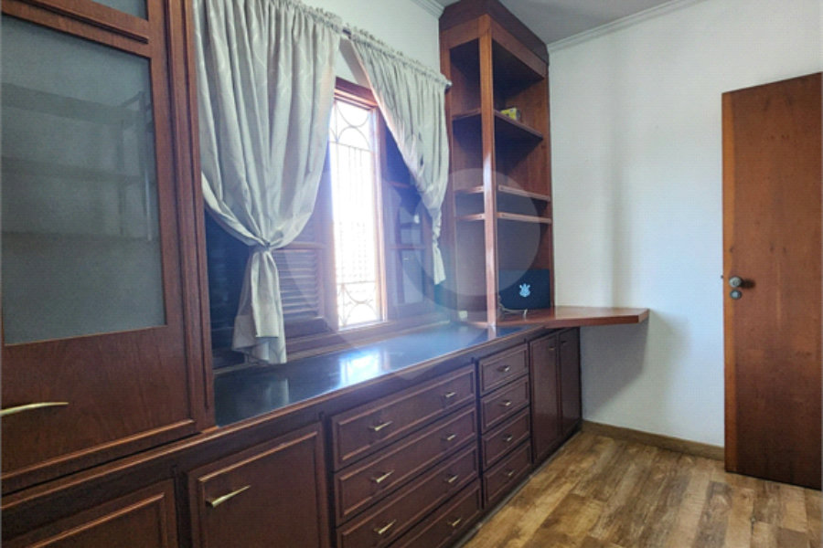 Sobrado à venda com 3 quartos, sendo 1 suíte, em Vila Constança, São Paulo, SP