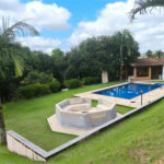 Casa à venda com 3 suítes no condomínio Granja Verediana, Ibiúna - SP
