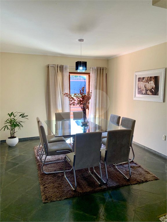 Casa à venda com 3 suítes no condomínio Villaggio Capriccio, Louveira - SP
