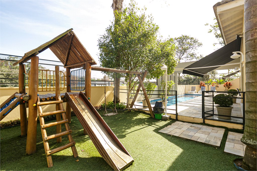 Casa à venda com 3 suítes no condomínio Villaggio Belvedere, São Paulo - SP