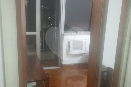 Apartamento à venda com 3 quartos, sendo 1 suíte,  em Tijuca, Rio de Janeiro, RJ