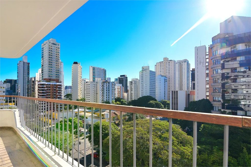 Apartamento à venda com 4 quartos, sendo 2 suítes, em Brooklin Paulista, São Paulo, SP