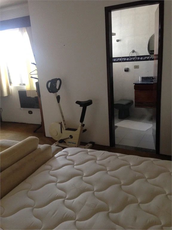 Sobrado à venda com 4 quartos, sendo 1 suíte, em Jardim Celeste, São Paulo, SP