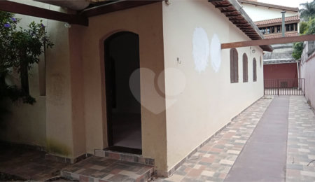 Casa Térrea à venda com 3 quartos, sendo 1 suíte,  em Vila Irmãos Arnoni, São Paulo, SP