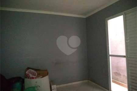 Casa Térrea à venda com 4 quartos, sendo 1 suíte,  em Vila Nivi, São Paulo, SP