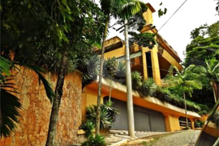 Casa à venda com 6 quartos, sendo 3 suítes,  em Serra da Cantareira, Mairiporã, SP