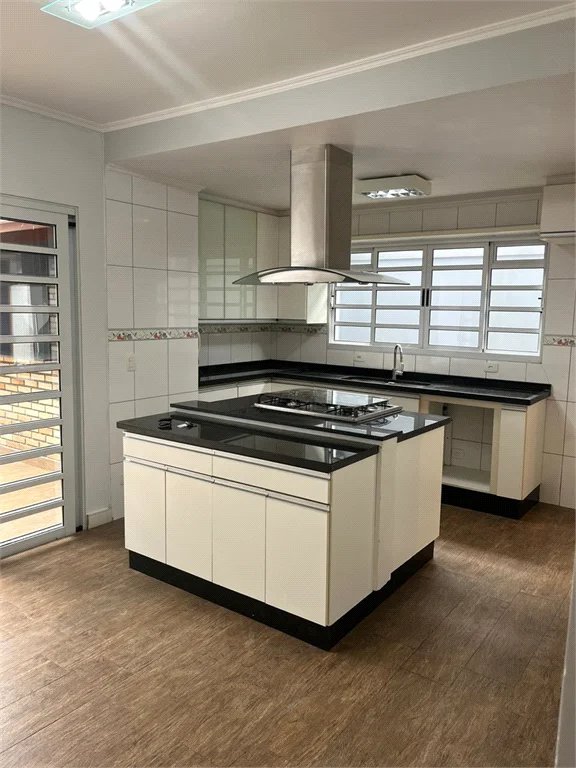 Casa à venda com 3 suítes em Vila Morse, São Paulo, SP