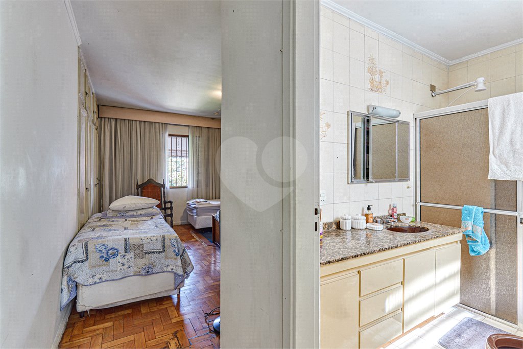 Casa Térrea à venda com 4 quartos, sendo 1 suíte,  em Jardim Prudência, São Paulo, SP