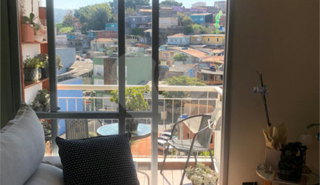 Apartamento à venda com 3 quartos, sendo 1 suíte,  em Jardim Mariliza, São Paulo, SP
