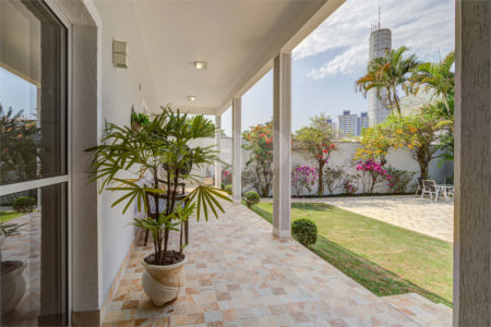 Casa à venda com 5 quartos, sendo 3 suítes, em Chácara Monte Alegre, São Paulo, SP