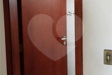 Sobrado à venda com 8 quartos em Jardim São Luís, São Paulo, SP