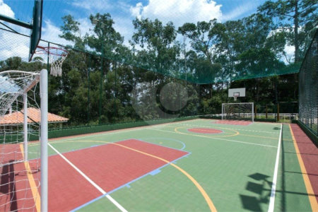 Sobrado à venda com 3 quartos em Jardim Petrópolis, Cotia, SP