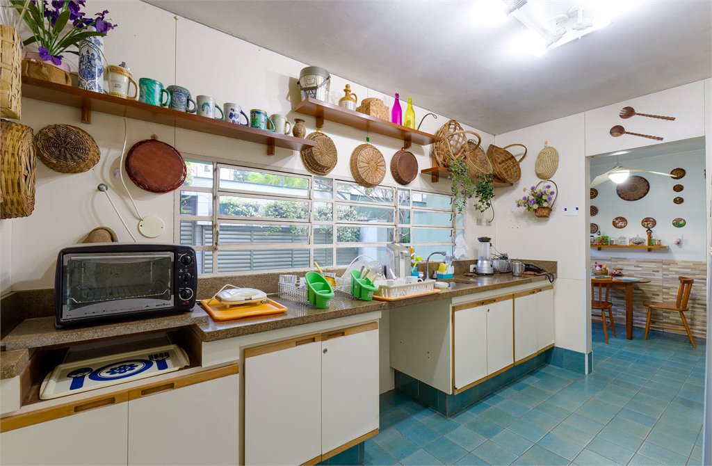 Casa Térrea à venda com 5 quartos, sendo 2 suítes, em Alto da Boa Vista, São Paulo, SP