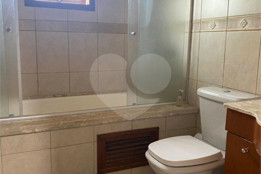 Sobrado à venda com 4 quartos, sendo 1 suíte,  em Palmas do Tremembé, São Paulo, SP
