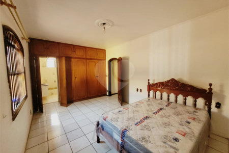 Casa Térrea à venda com 3 quartos, sendo 1 suíte, no Centro, Indaiatuba, SP