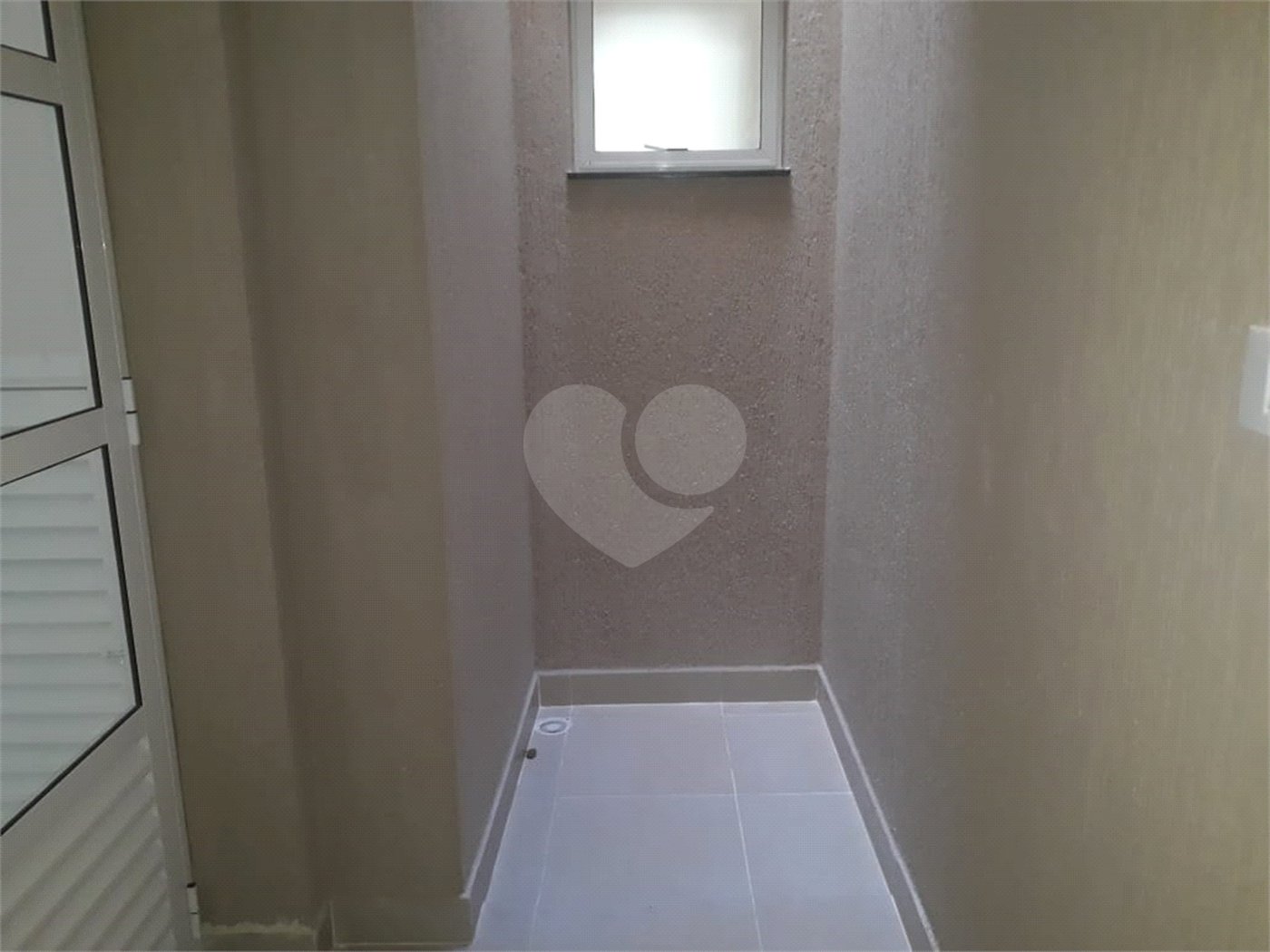 Casa à venda ou para alugar com 3 quartos, sendo 1 suíte, no condomínio martinha, São Paulo - SP